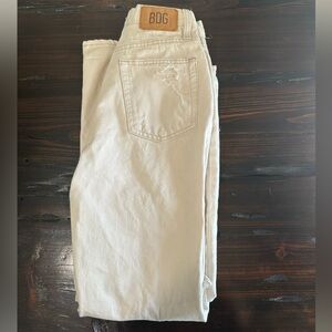 size 26 urban outfitters high- rise baggy ripped jeans- off white.